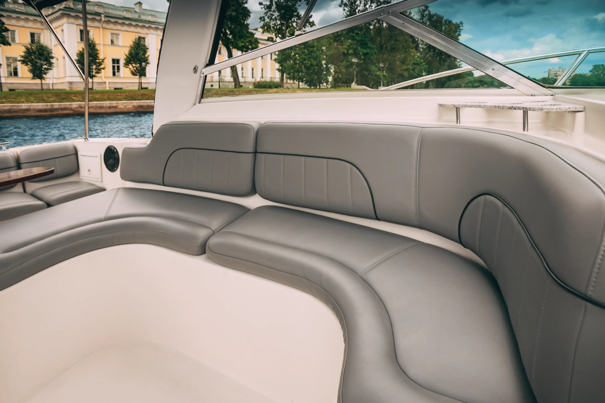 Катер Rinker 310 image- 7